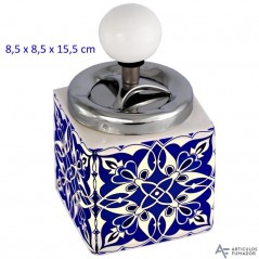 CENICERO DE MESA CON PULSADOR GRABADOS 8.5X16 CM