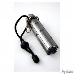 Linterna  Metal  En  Caja  (Bateria  Incl.)