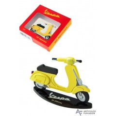 Miniatura  decorativa  bidimensional  Vespa  amarillo  metal