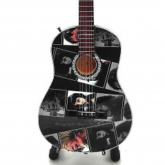 Guitarra  decorativa  en  miniatura  réplica  The  Beatles