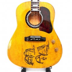 Guitarra  decorativa  en  miniatura  The  Beatles